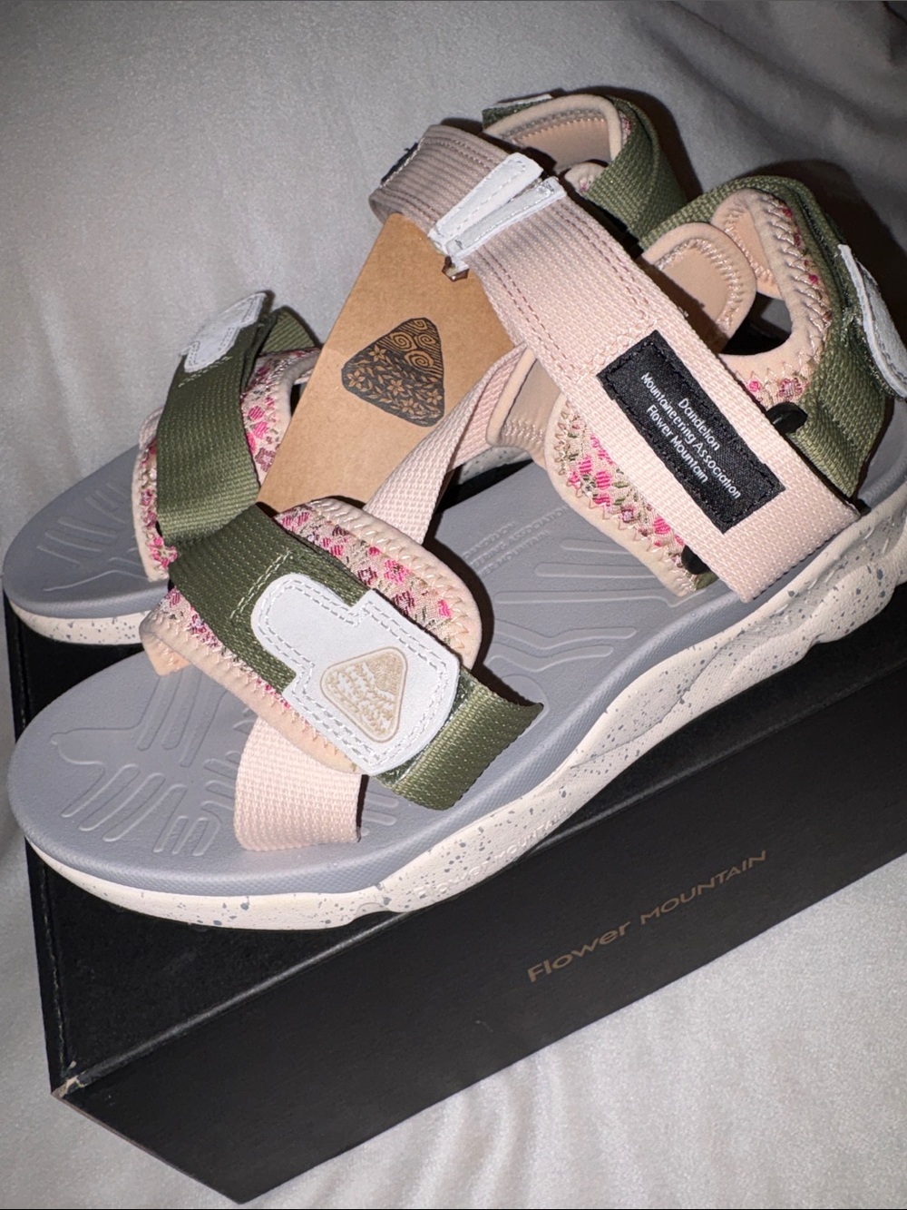 NWT Flower Mountain Nazca 2 Sandal in Taupe - Picture 13 of 15